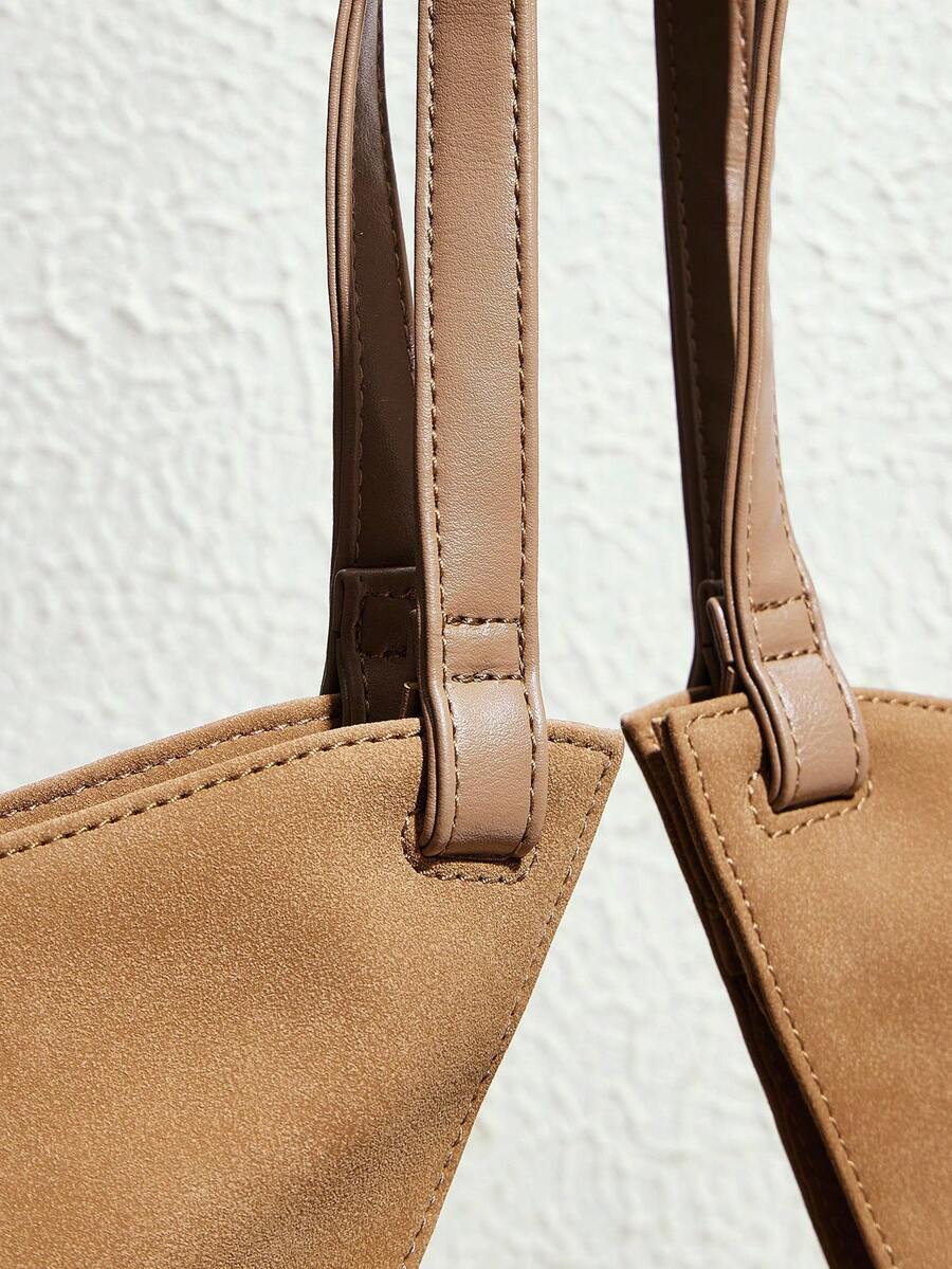 Bolsa de Palha com Alça de Couro e Tassel